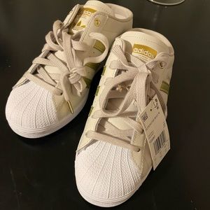 NWT Adidas slide sneakers